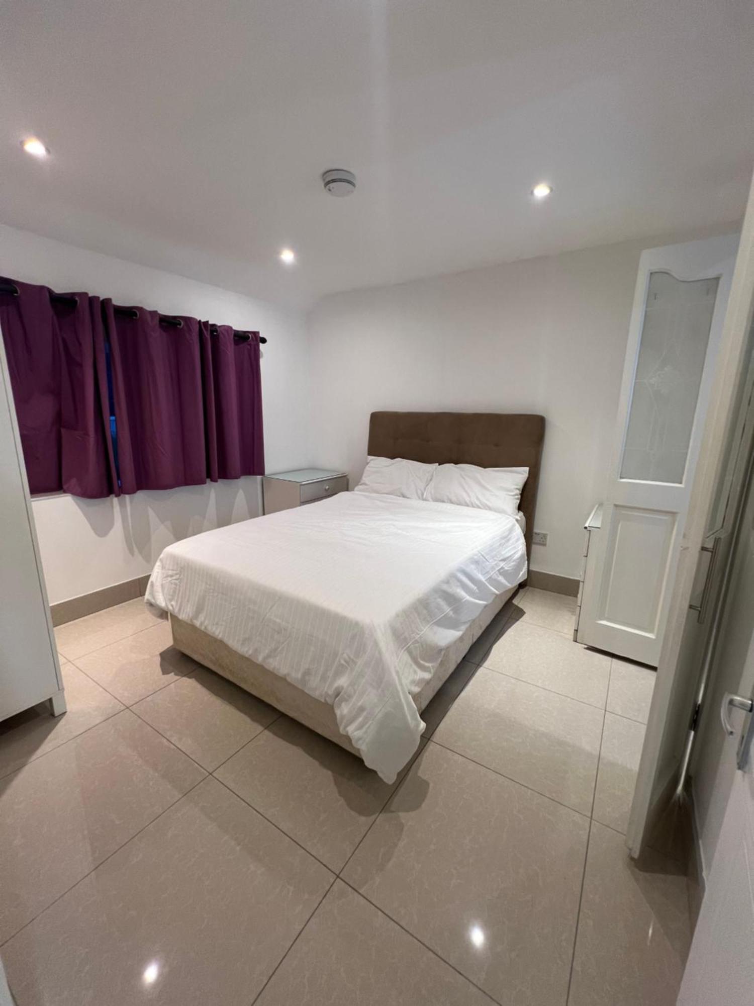 Lovely Home In Kimmage, ダブリン エクステリア 写真